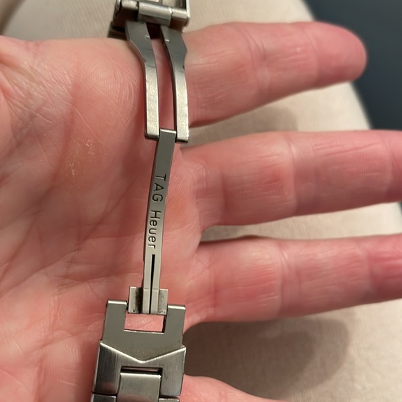 Authentic Women’s Tag Heuer watch. Excellent condition 25mm face - Picture 10 of 14